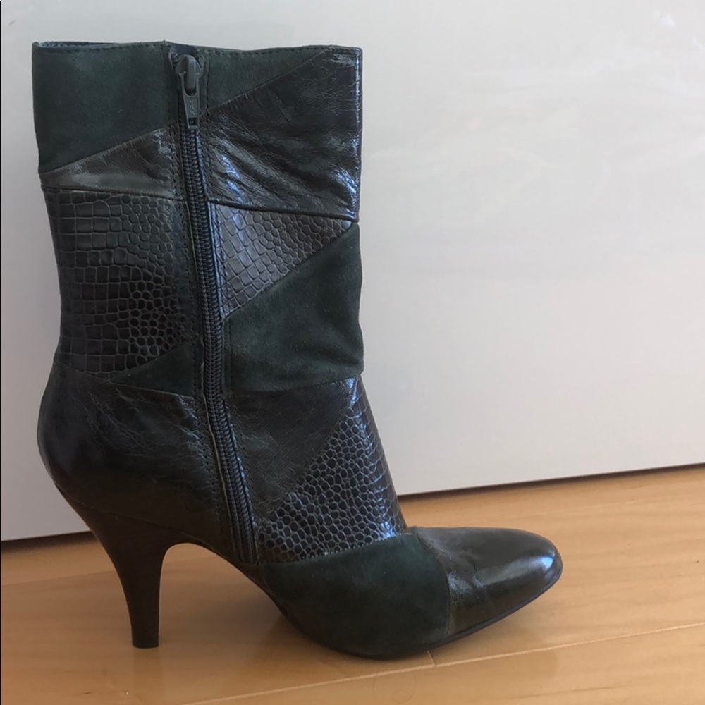 Nine West Green Textured Boots